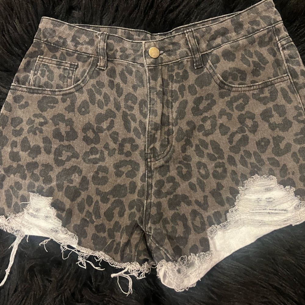 SHEIN Distressed Cheetah/Leopard Print Shorts!